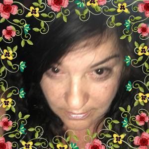 Meet your Posher, Deedee